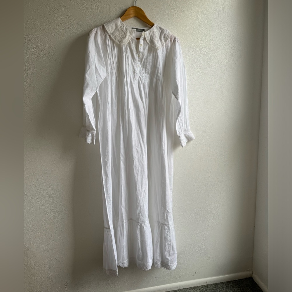 Victorian (like) Nightgown- Like Salterhouse
